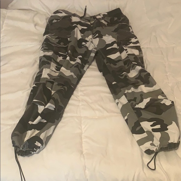 camo capri joggers